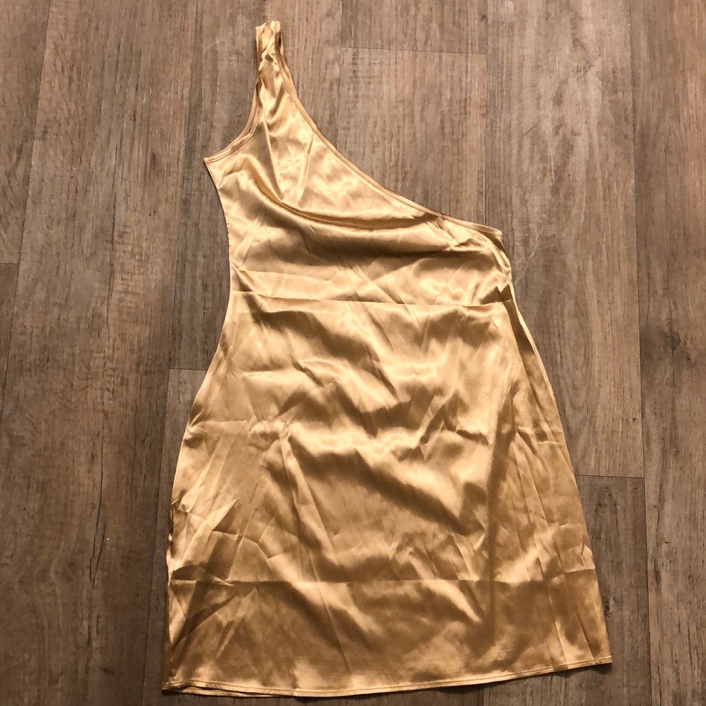 Brand new stylish dress. Size xs